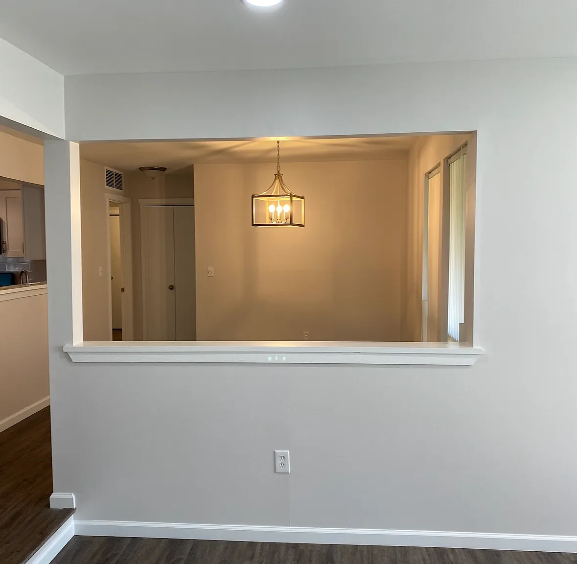 1 bed, 1061 sqft, $2,095 — Photo 2