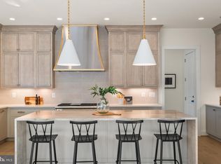 8619 Redwood Dr, Vienna, VA 22180