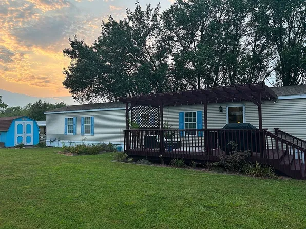 333 Lark Ln, Boonville, IN 47601