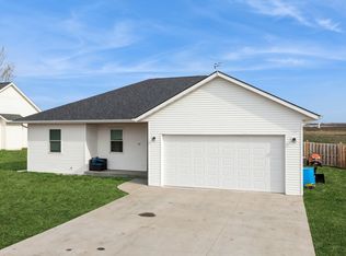 220 Field Crest Blvd NE, Cokato, MN 55321