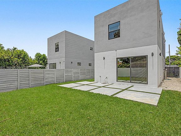 4th image of 2320 SW 14th St