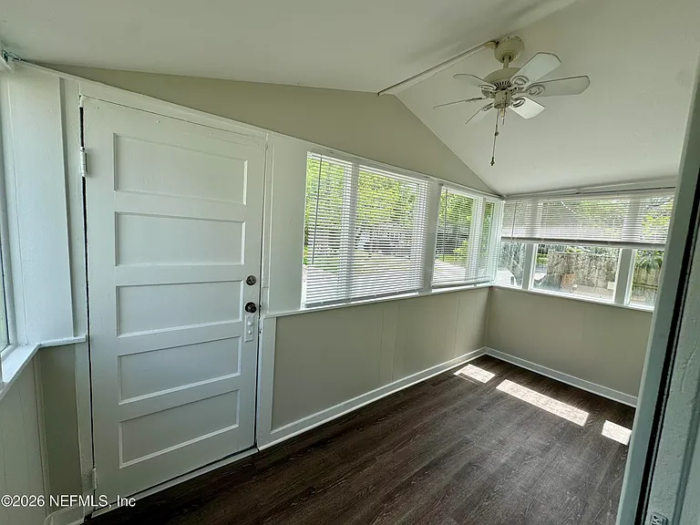 3673 Randall St — Photo 3
