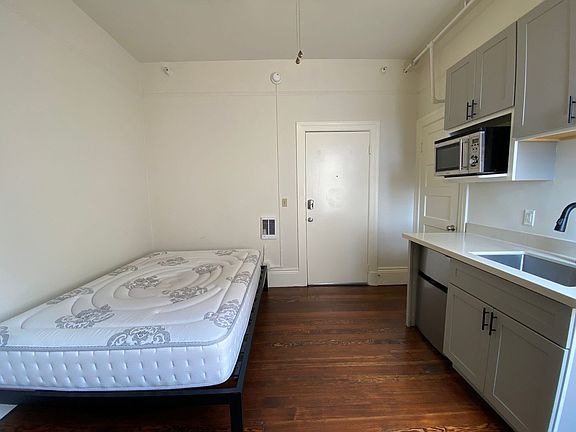 2nd image of 1878 Market St #304