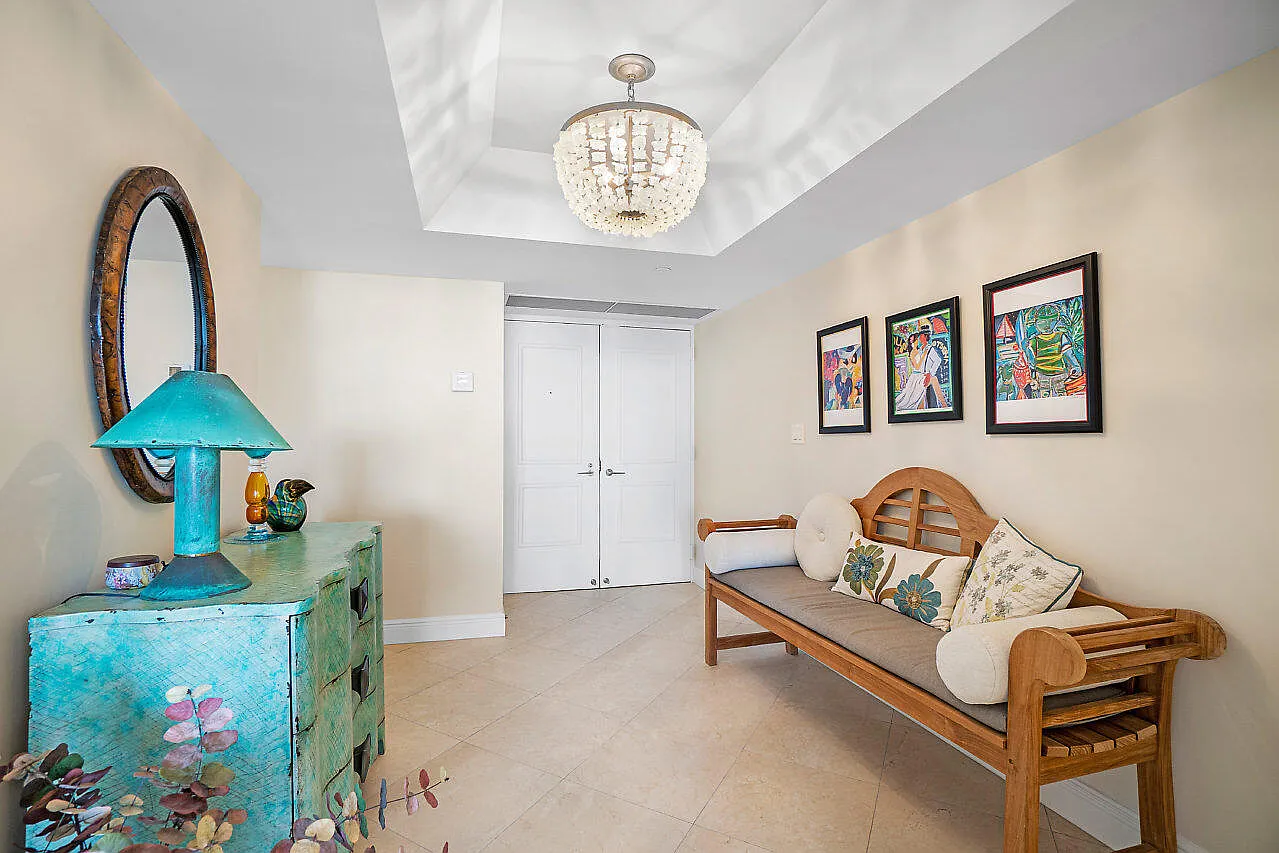 2 bed, 2.0 bath, 1823 sqft, $5,500 — Photo 4