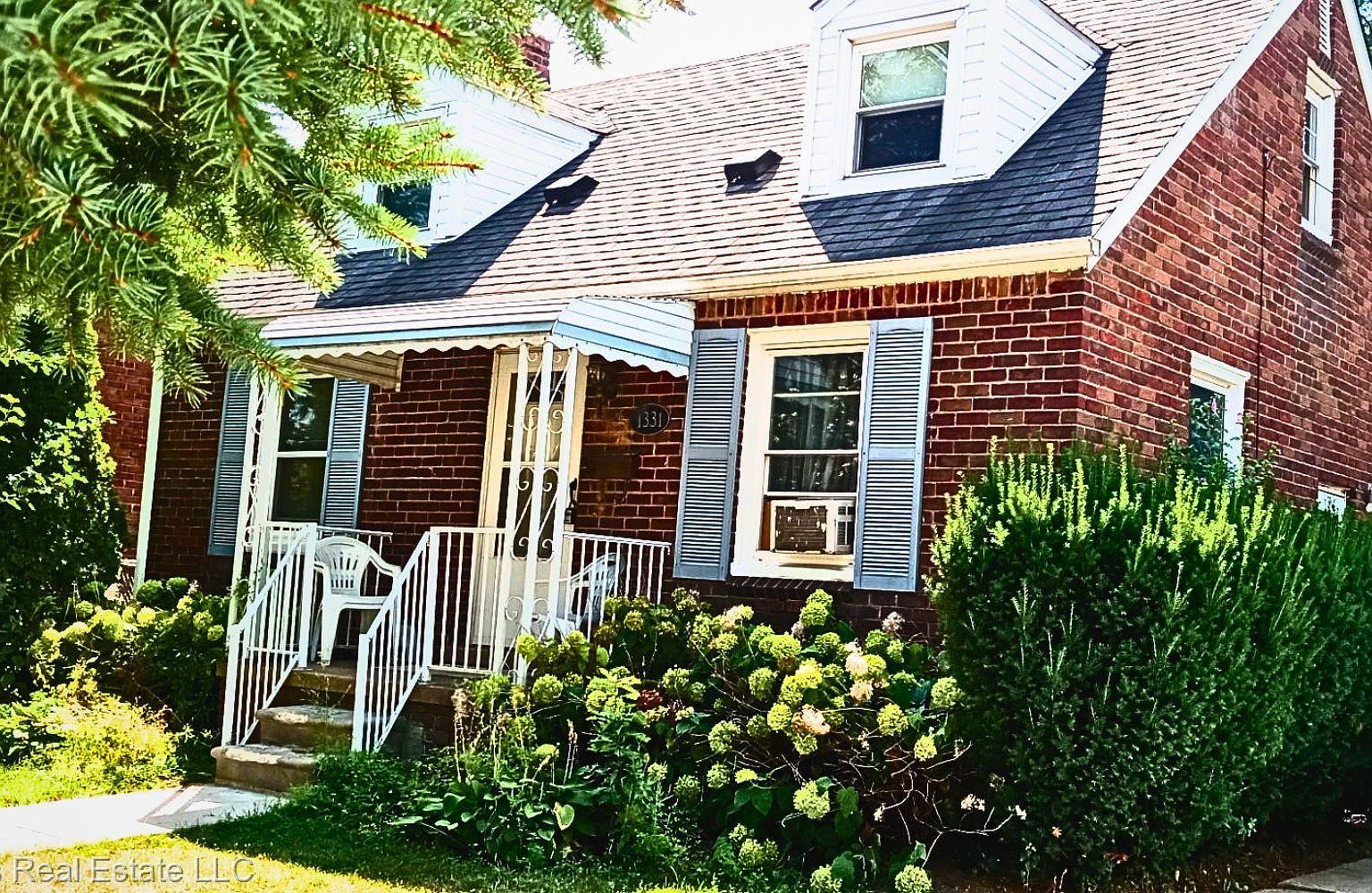 1331 Detroit Ave, Lincoln Park, MI 48146