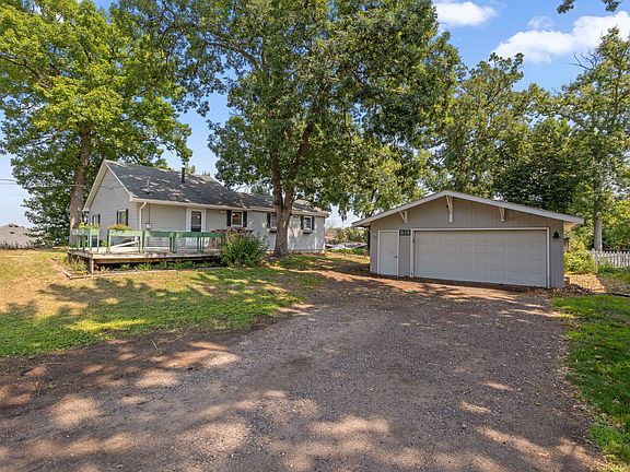 3rd image of 819 17th St SE