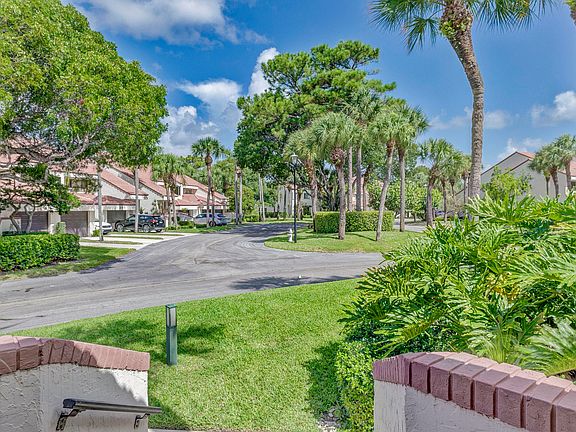 5th image of 205 SEA OATS Drive #E