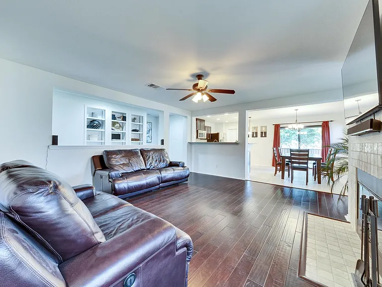 316 Gold Star Dr — Photo 2