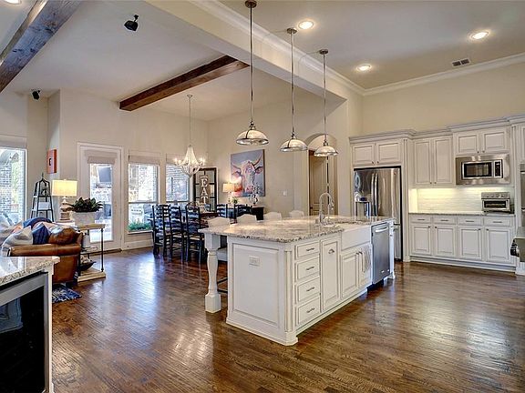 4th image of 1305 Briar Grove Dr