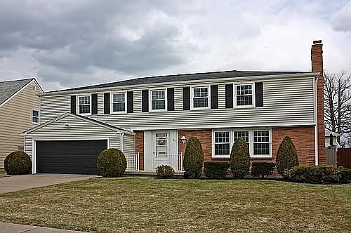 1st image of 107 Bathurst Dr