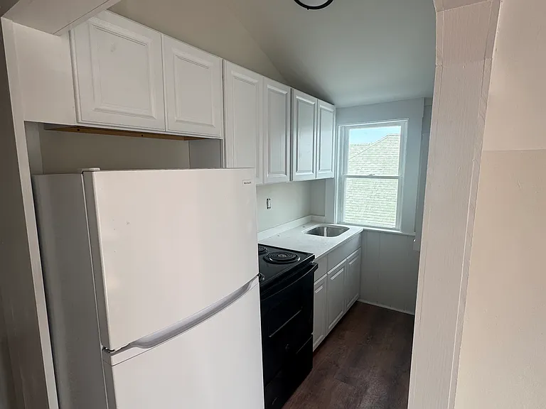 21 Davis Rd #3 — Photo 2