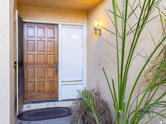 4th image of 2333 Royal Ann Dr