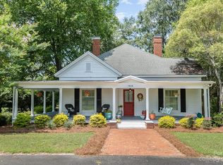 1908 Cox Rd, Matthews, NC 28104