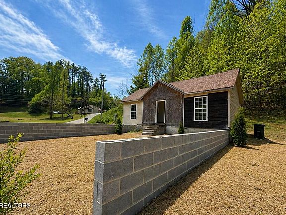 5th image of 630 Country Estates Rd