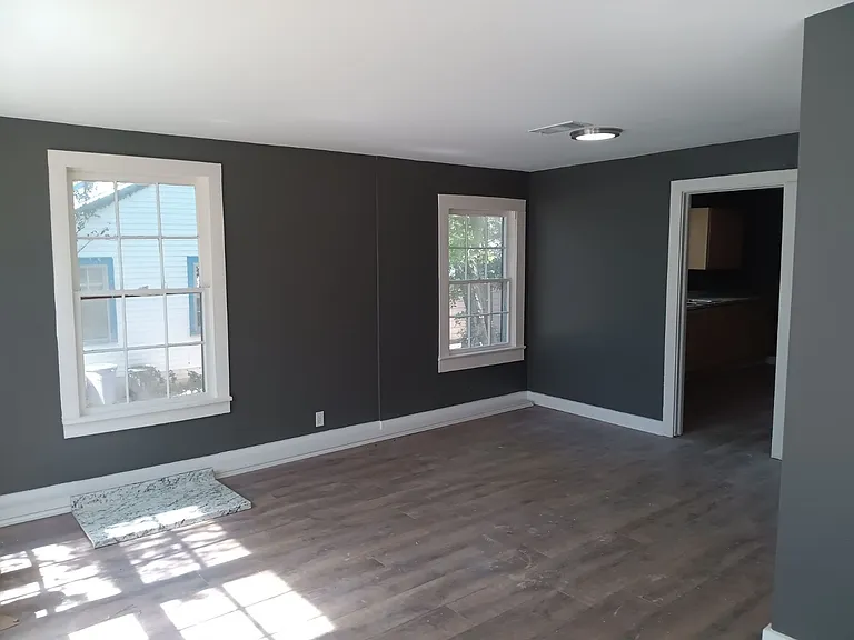 1025 Cedar St — Photo 3