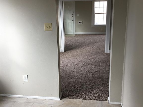 4th image of 1211 W 16th Ave APT B