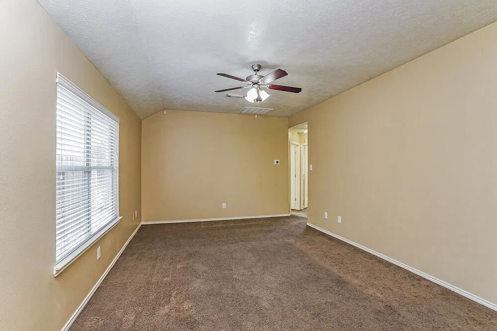 3 bed, 2.0 bath, 1375 sqft, $1,675 — Photo 4