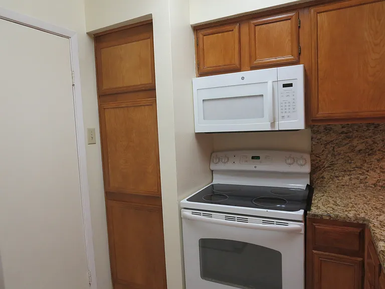 2901 San Jacinto Blvd #207 — Photo 12