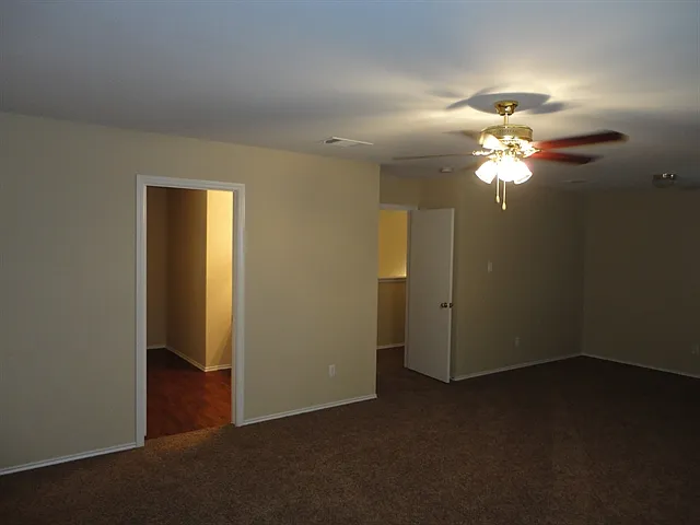 610 Carole Cv — Photo 10