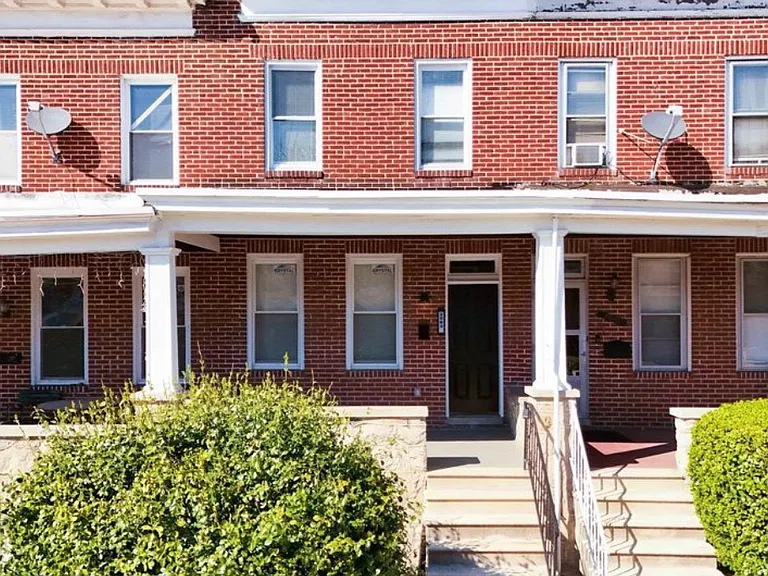 2582 Edmondson Ave — Photo 1