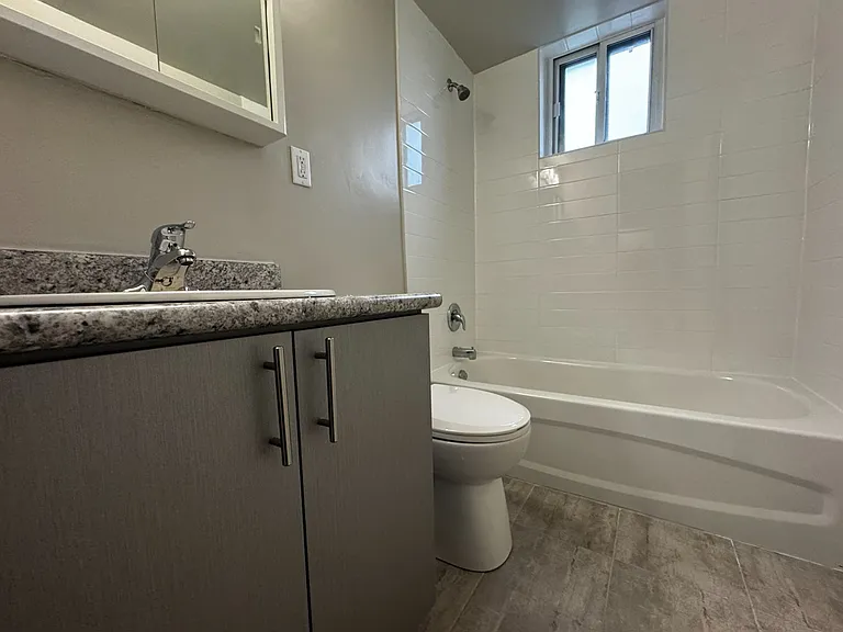 898 Jane St — Photo 17
