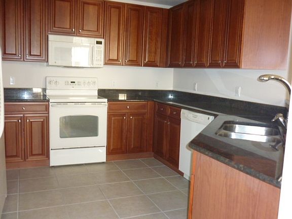 4th image of 240 W End Dr Building 8