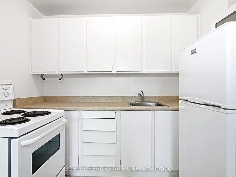 85 Lawton Blvd #403 — Photo 9