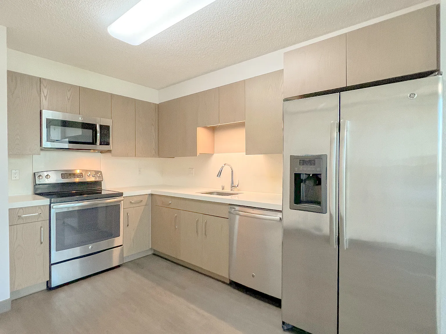 2 bed, 725 sqft, $3,200 — Photo 4