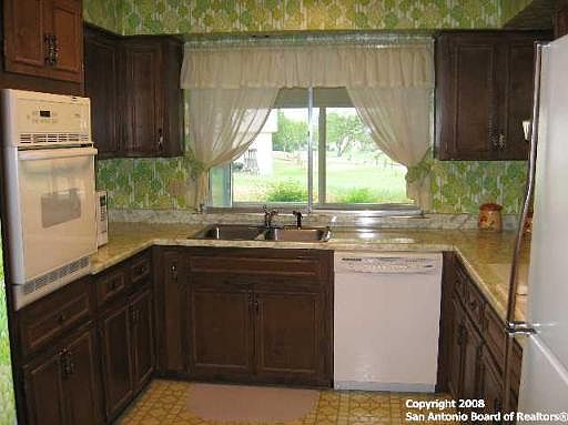 3rd image of 4102 SMOKEY BEND DR