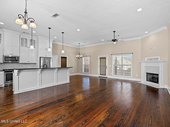 3rd image of 225 Buckhead Dr
