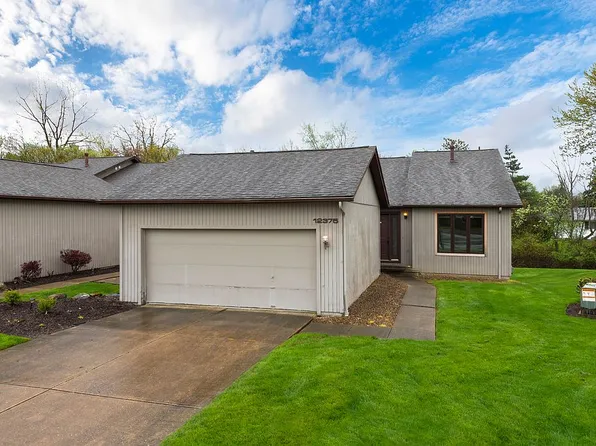 12375 Woodside Ct #C11, Strongsville, OH 44136