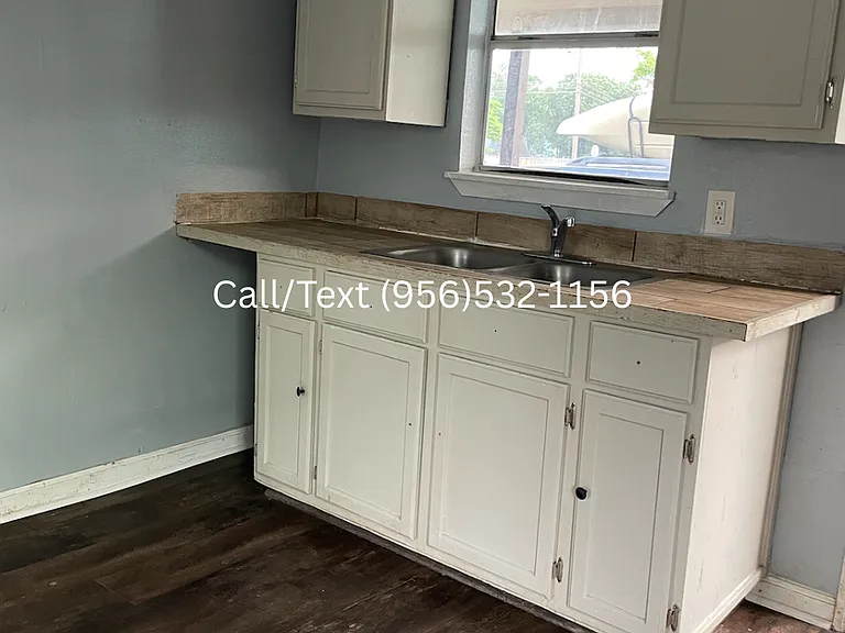 2901 Soledad St — Photo 5