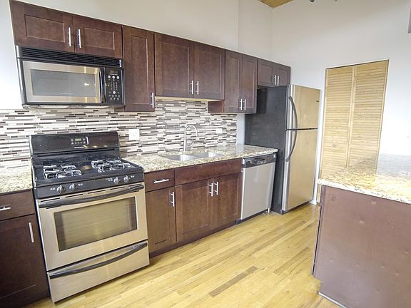 3rd image of 2911 N Western Ave APT 512