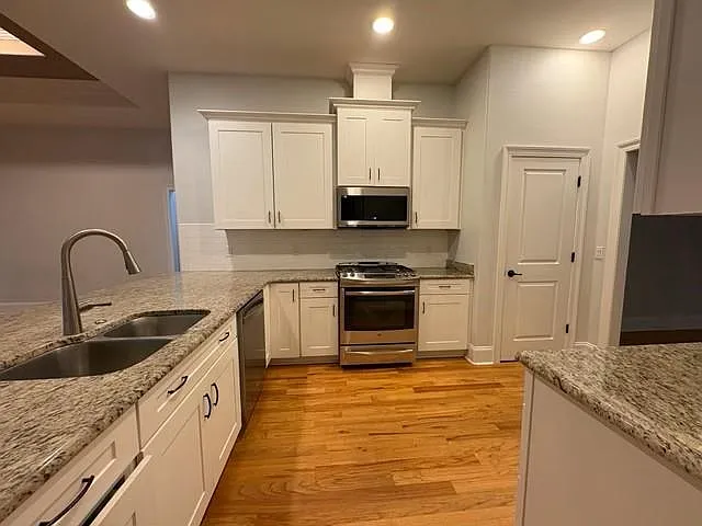 3251 Carollton Dr — Photo 8
