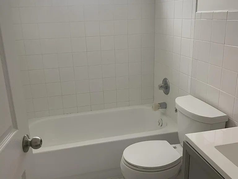 105 16th Ave S #A B C D — Photo 7