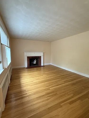 15 Swan St Photo 1