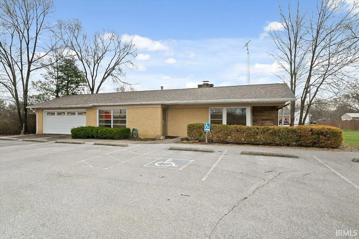 9529 W State Road 56 photo 1