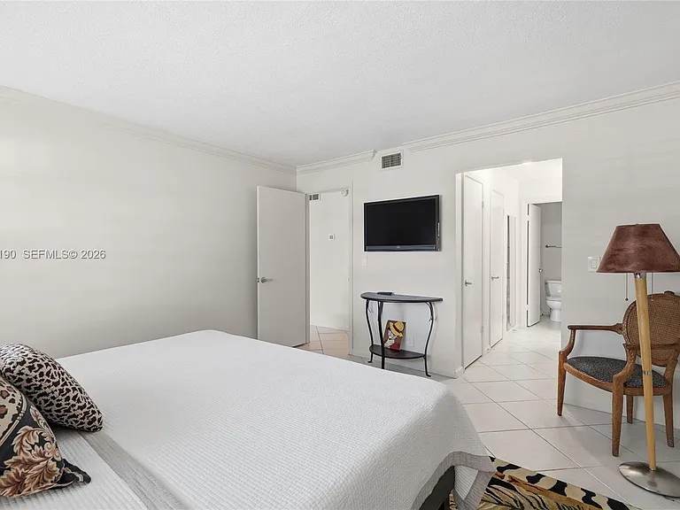6273 Bay Club Dr #2 — Photo 9