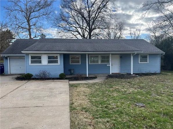 2405 NE 57th Ter, Kansas City, MO 64118