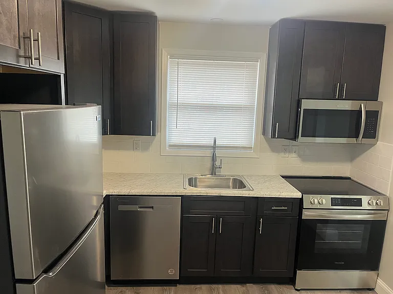 Hudson Valley Apartments — Photo 17