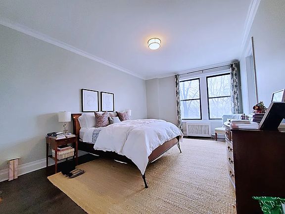 4th image of 276 Riverside Dr APT 1G
