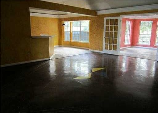 5th image of 2208 E Canterbury Dr