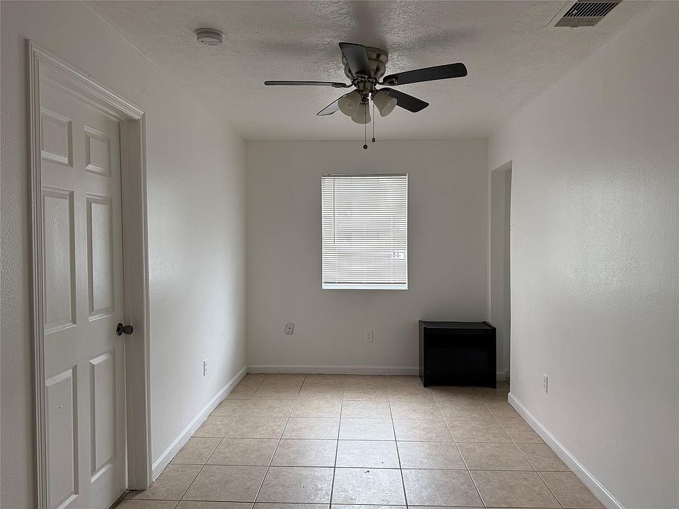 1st image of 3619 Rosalie St #3
