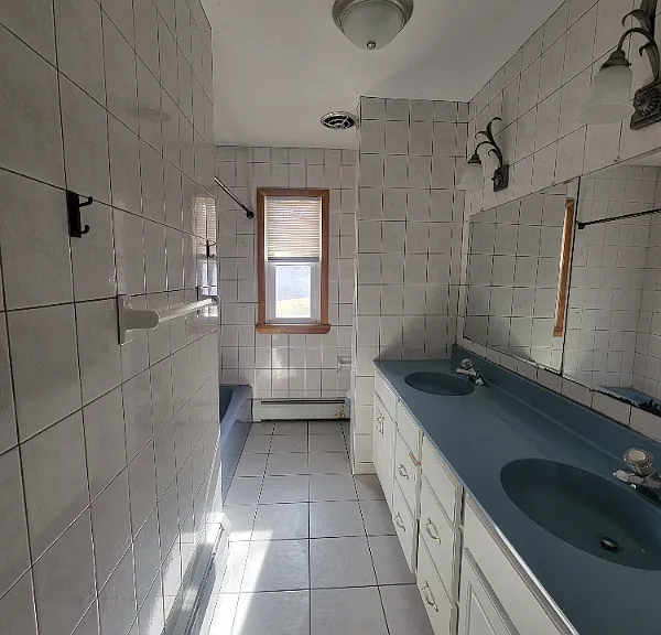 151 Huston Ave — Photo 7