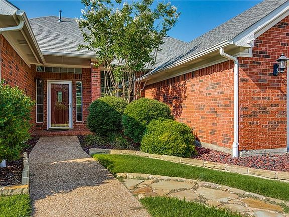 3rd image of 1328 Oakwood Ct