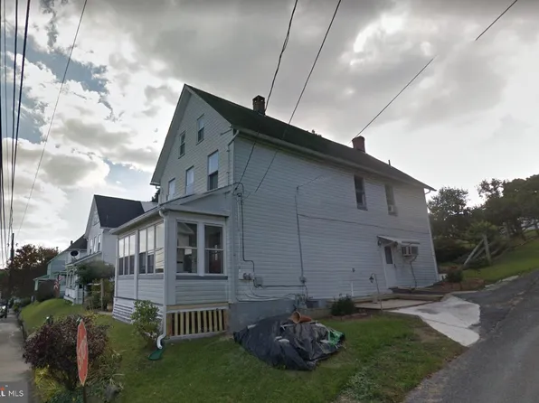 242 N 4th St, Bangor, PA 18013
