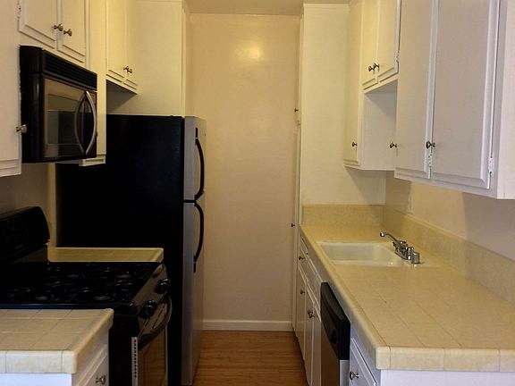 2nd image of 1317 S Bundy Dr #6