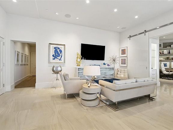 5th image of 600 Port Of New Orleans Pl APT 14F