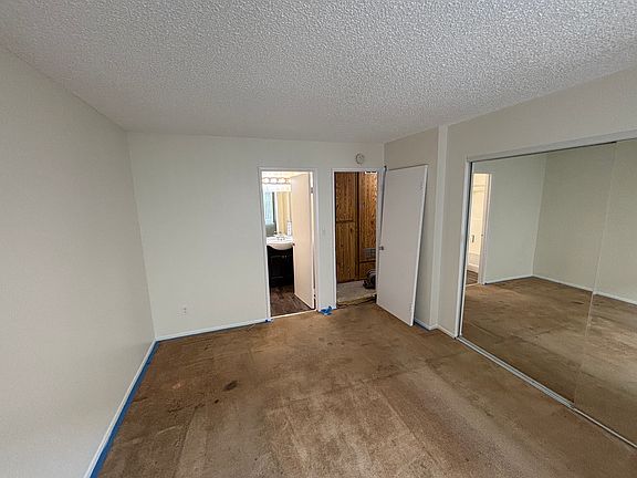5th image of 9628 Beverly St #102