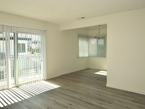 3rd image of 812 Larch St APT 5